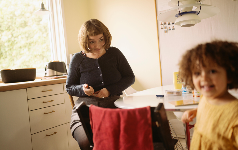 woman with type 2 diabetes and atherosclerotic cardiovascular disease chopping vegetables